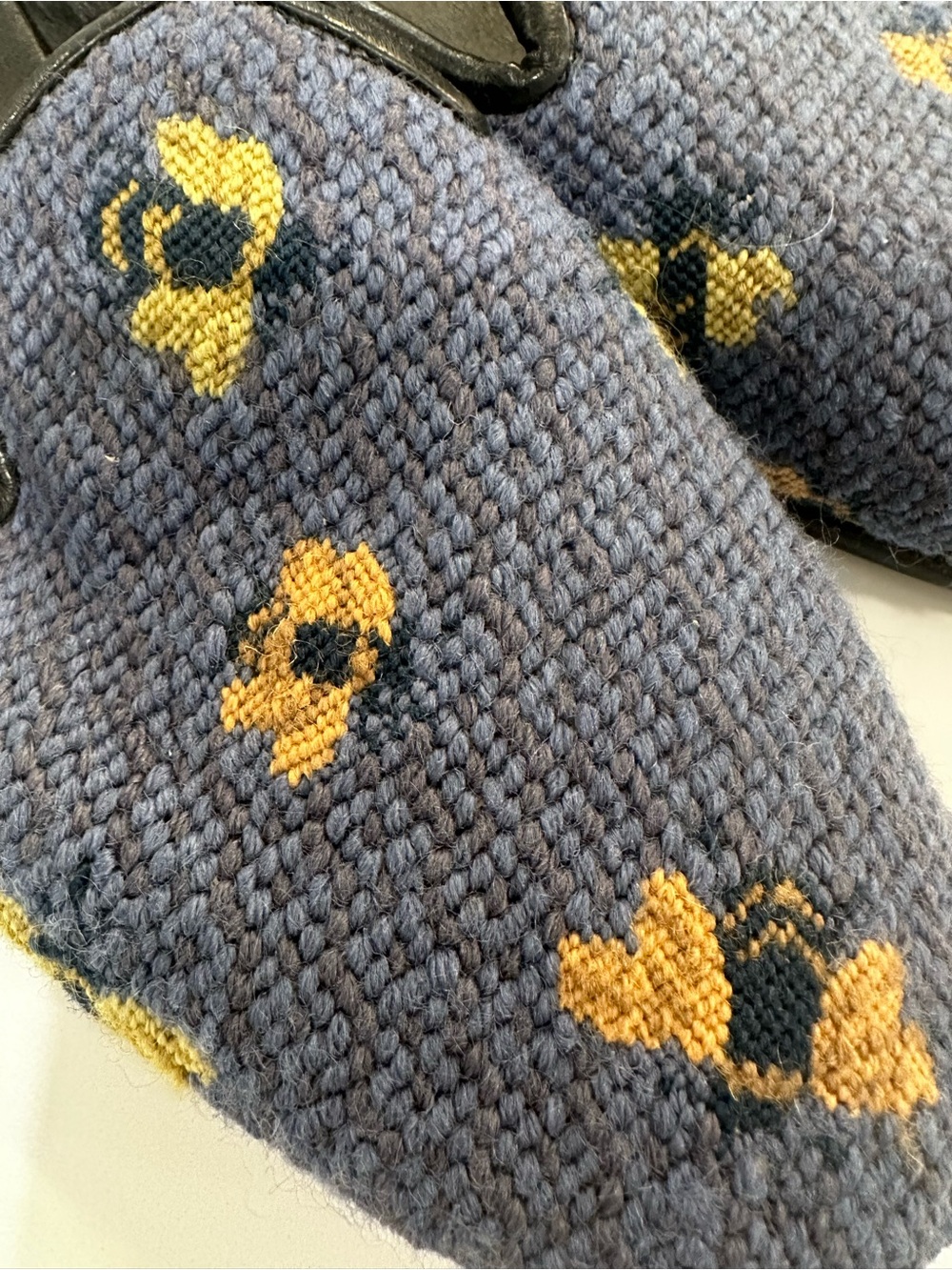 🐝 The Larkspur Collection Blue Needlepoint Bee Mules/Slippers Size M (US 8/8.5) - Picture 6 of 7